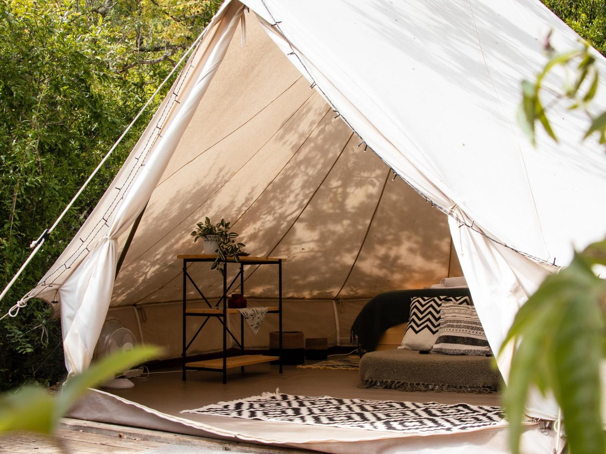 Отель Hoopoe Glamping Вирпазар Экстерьер фото
